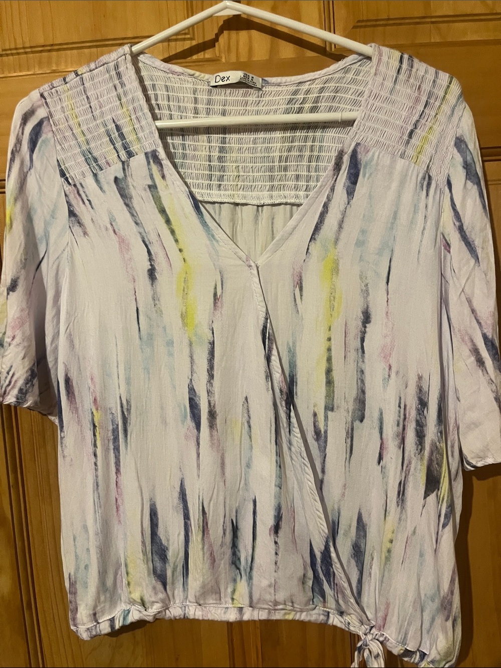 Dex White V-Neck Tie-Hem Blouse with Pastel Brushstrokes